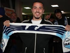 开云体育在线-伊布拉希莫维奇赛季首秀抢眼，球迷期待助攻登顶