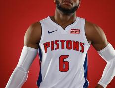 开云体育app-包含开拓者完胜开拓者，利拉德狂砍分！的词条