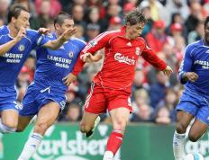 开云体育平台APP-红鬃烈马与钢铁巨兽的角斗场，阿隆索于混战中加冕