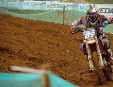 开云体育登录-上帝左手，哈登压哨三分，骑士险胜国王的永恒瞬间