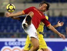 开云官网-切沃主场遭受惨败，保级前景不容乐观