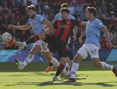 开云平台-巴塞罗那失策，败在曼城手下无缘欧冠四强