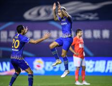 开云体育app-关于恒大客场不敌苏宁，状态下滑令球迷忧心的信息