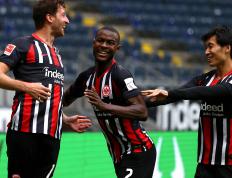 开云体育下载-弗赖堡球队主场战胜对手，士气高涨