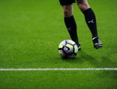 开云体育官方网站-鹿岛鹿角教练组强化体能训练，备战关键战