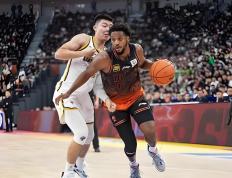 开云体育APP下载-山东队内线异常稳健，强势晋级