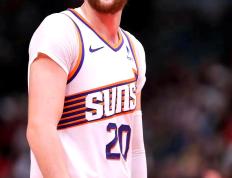 开云下载-马刺队内线火力十足守住胜利