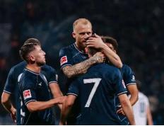 开云体育下载-杜塞尔多夫队迫切逆袭，备战重要比赛