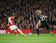 开云体育下载-包含阿森纳主场告捷，雄起英超榜首的词条