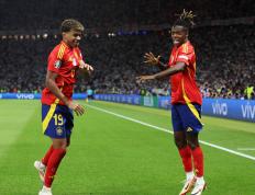 开云体育登录-西甲劲旅再获胜，毕巴遭遇连败