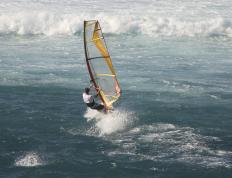 开云体育入口-意大利帆船队在强风中完成绝地反击