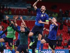 开云APP-包含加拿大队在强强对决中取胜，晋级欧洲杯四分之一决赛的词条