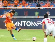 开云体育登录-防守铁卫稳固后防，球队获胜进入前八