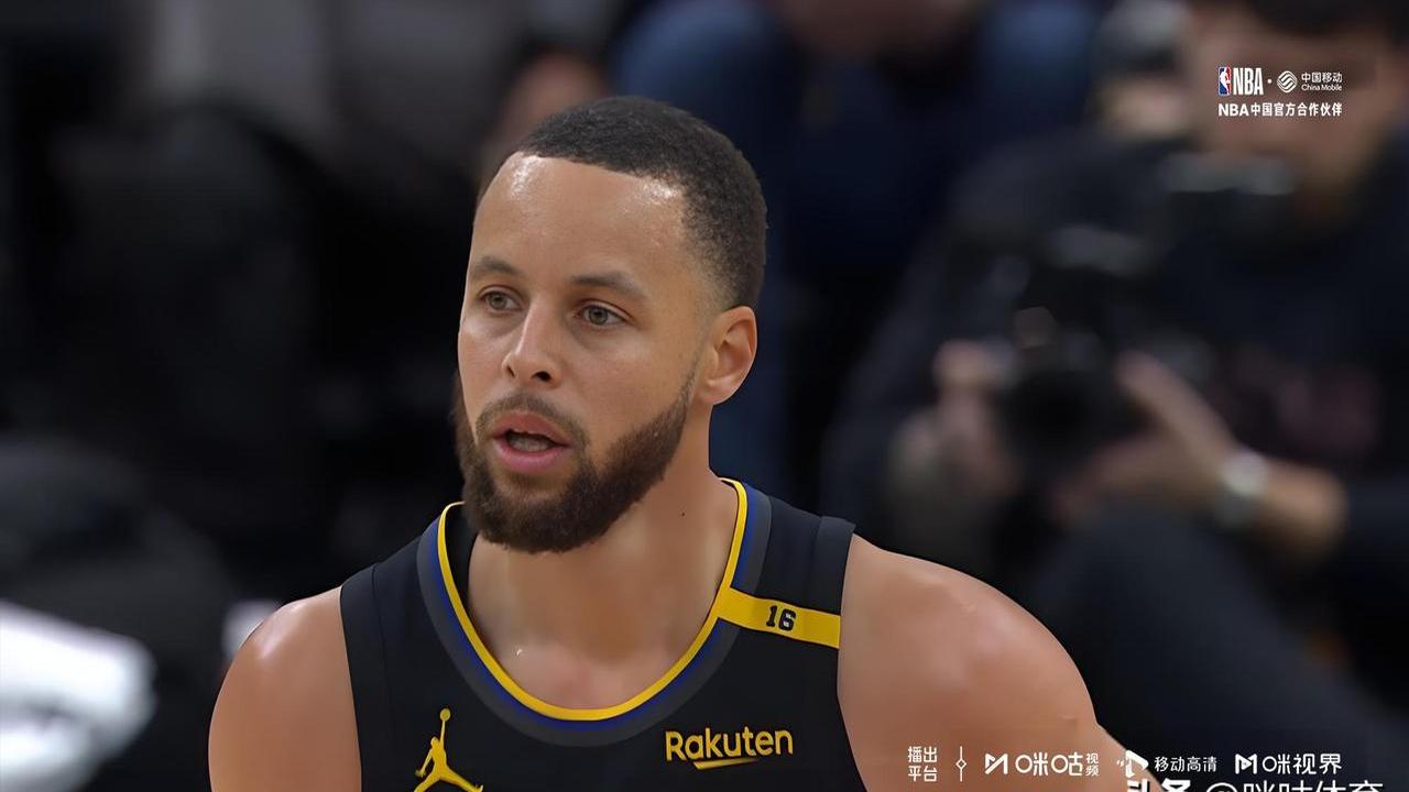 开云体育在线-勇士核心在危机时刻爆发，扭转比分