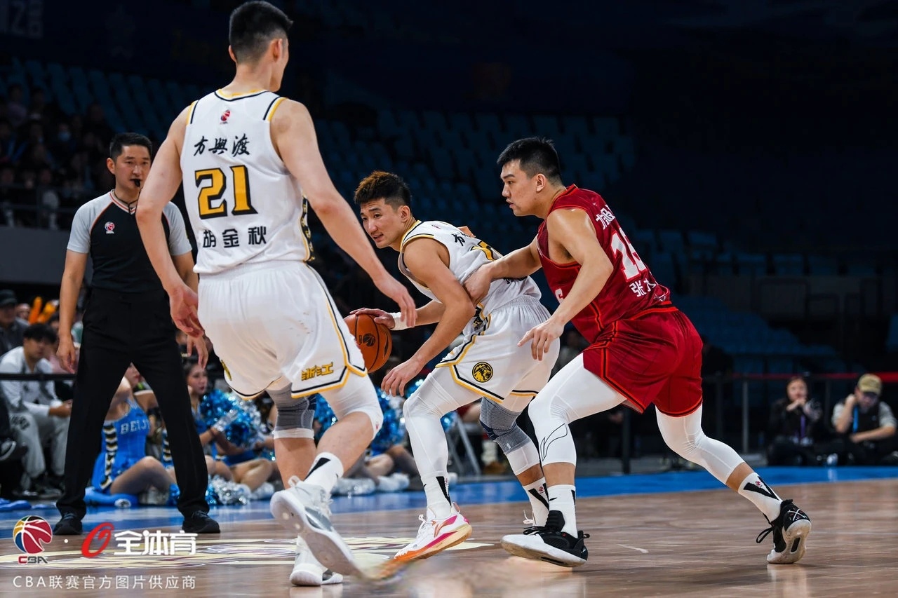 开云下载-莱沃库森防守稳固，成功拿下积分宝贵胜利的简单介绍