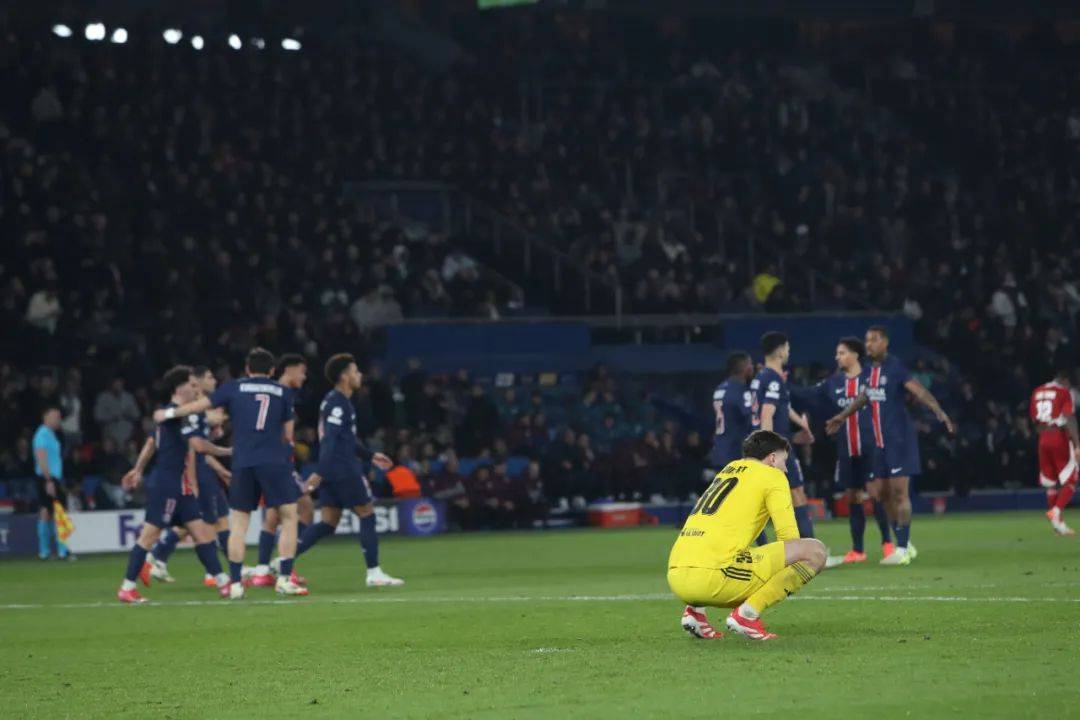 开云体育下载-包含巴黎圣日耳曼客场大胜，晋级希望再现的词条