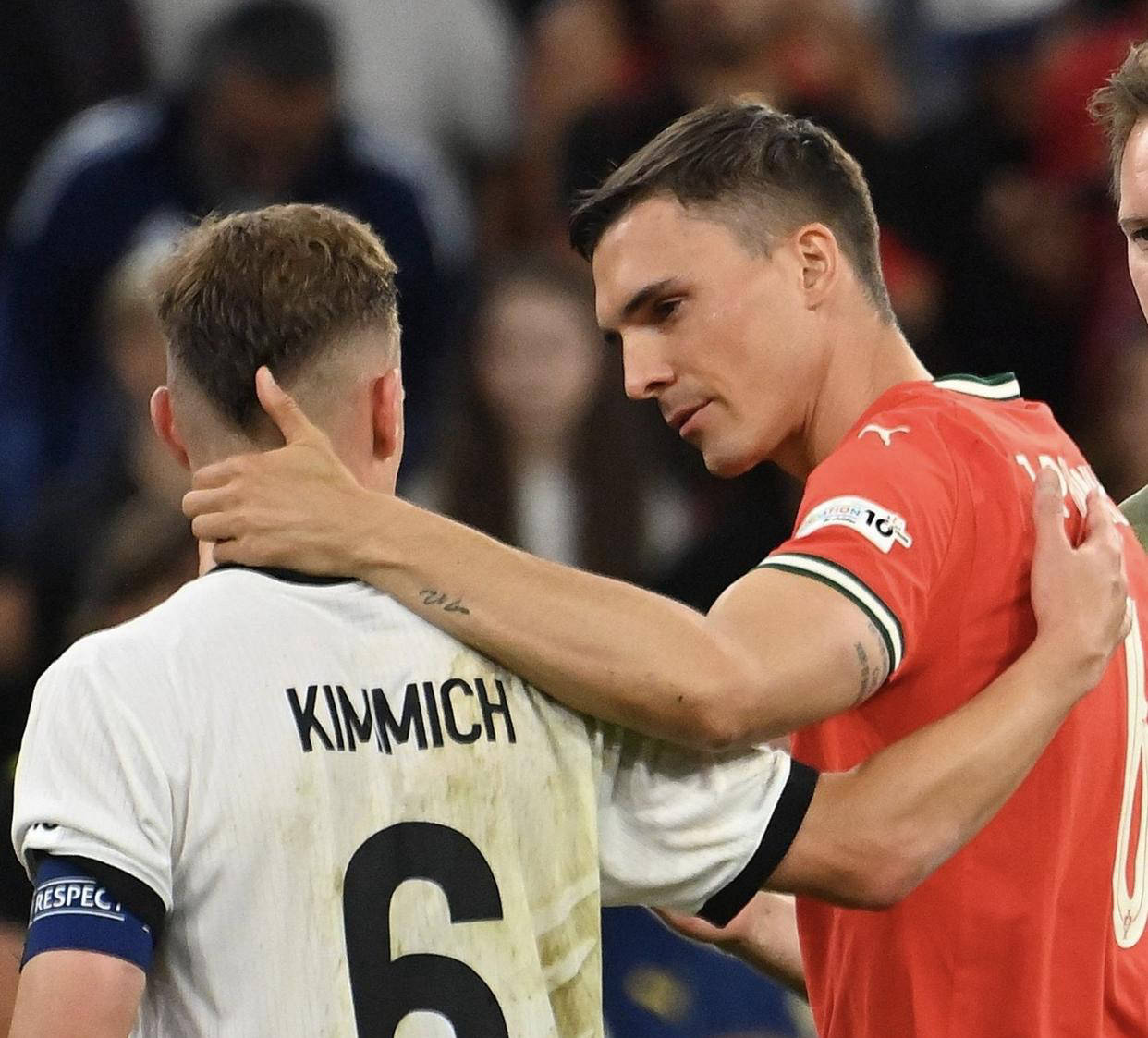 开云体育APP下载-欧国联四强淘汰战打响，惜败者黯然神伤