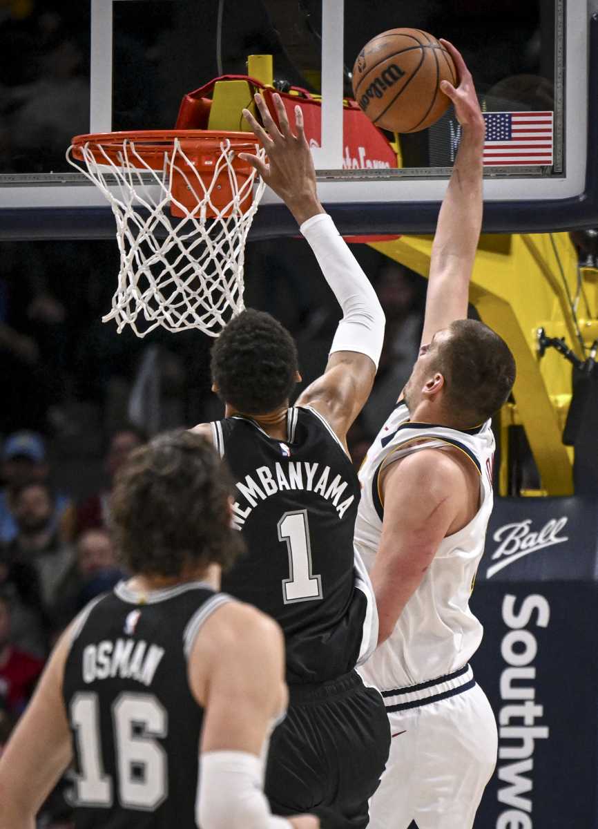 开云体育登录-雄鹿击败凯尔特人，字母哥表现出色