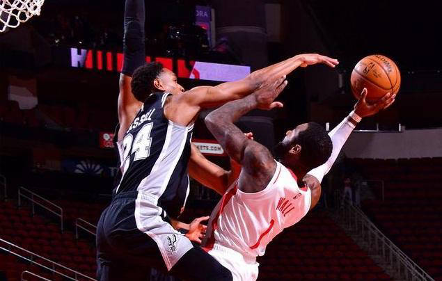 开云下载-火箭队战胜国王，沃尔取得三双表现