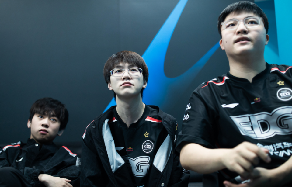 开云体育官方网站-IG力克BRO,369关键团战开团秒人激烈交锋入围赛,引爆全场热议