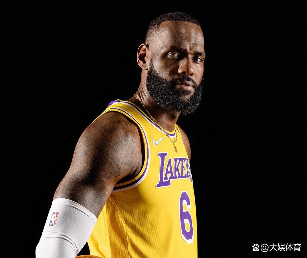 开云体育-NBA湖人主帅:詹姆斯再也不是首发球员