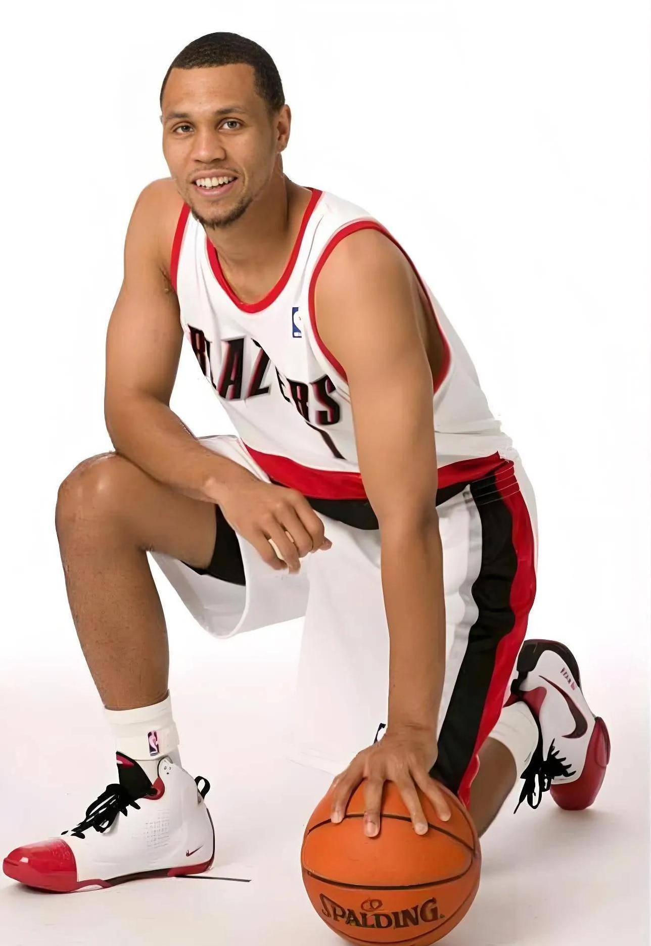 开云体育官网-开拓者队球员集体伤缺,备战困难重重的简单介绍